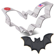 Load image into Gallery viewer, 5&quot; BAT COOKIE CUTTER
